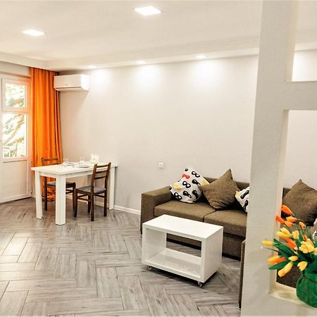 Apartment "B" With A Separate Bedroom 트빌리시 외부 사진